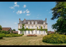 Grande Maison de Maître avec Dépendances sur 2.8 Hectares